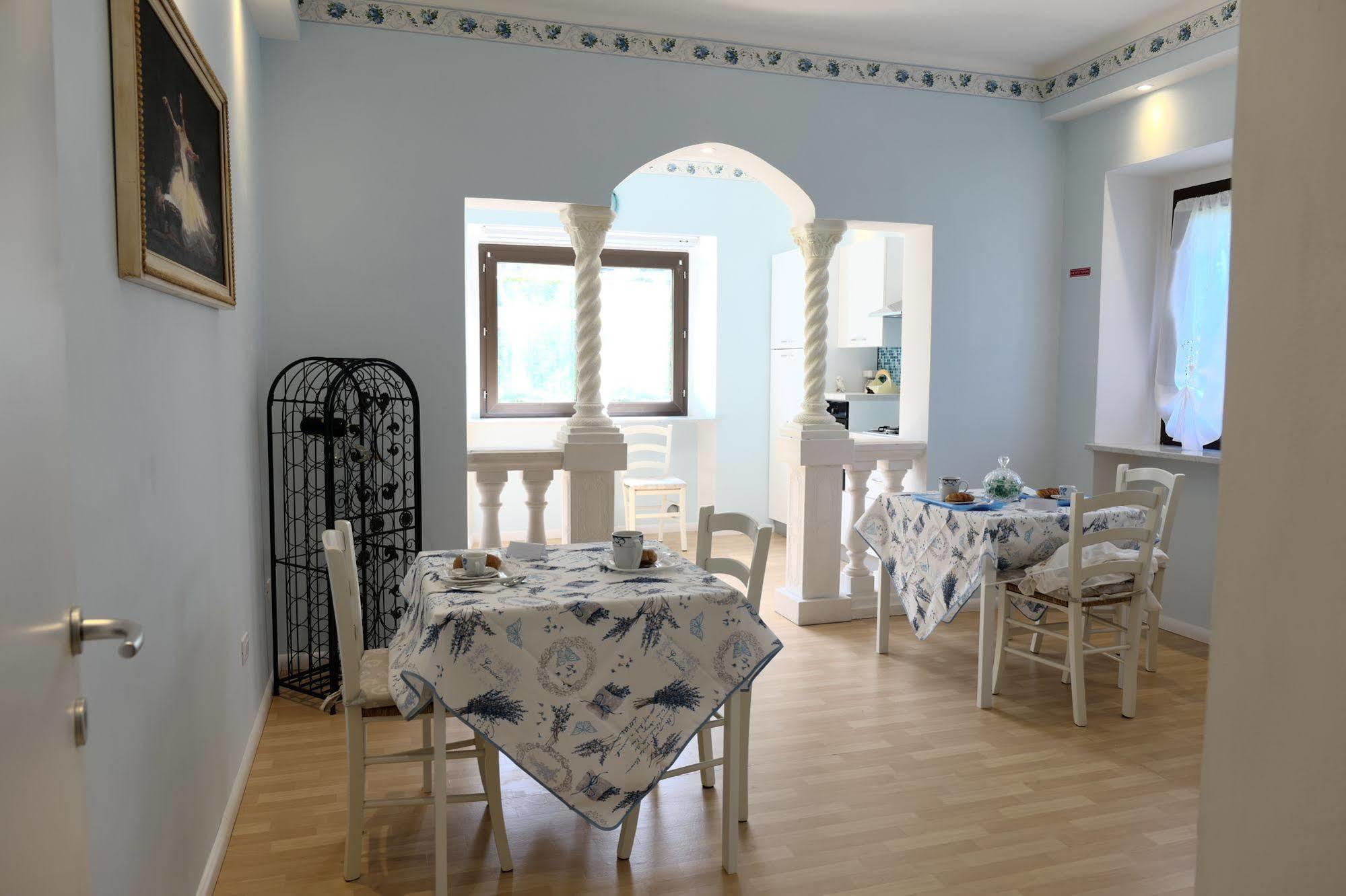 View Of The Vineyards Bed & Breakfast Арвиер Екстериор снимка
